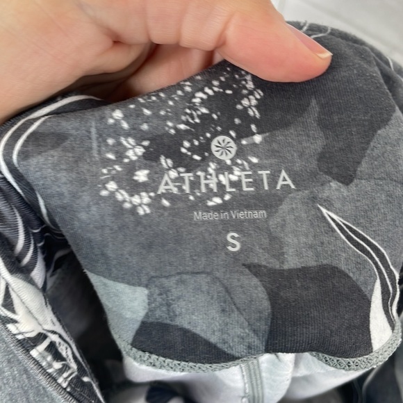 Athleta Grey and White Floral Leggings - Picture 9 of 14